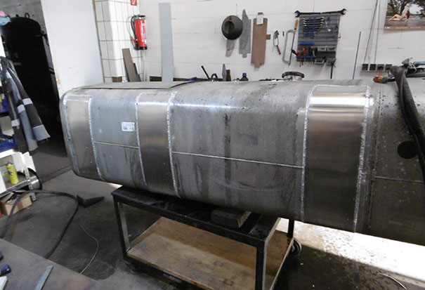 Alle Lkw-Tank Undichtigkeiten wurden mit angepassten Aluplatten beseitigt