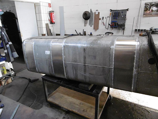 Alle Lkw-Tank Undichtigkeiten wurden mit angepassten Aluplatten beseitigt