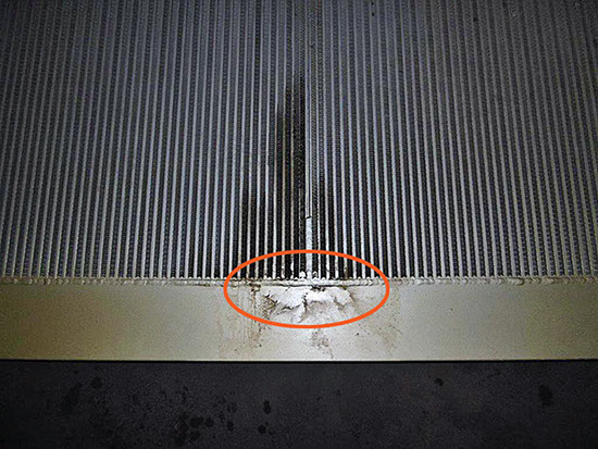 Umrandeter Riss im Biogas Ladeluftkühler