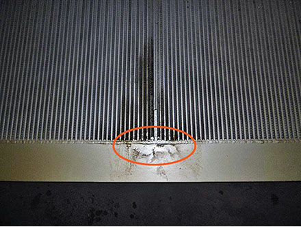 Umrandeter Riss im Biogas Ladeluftkühler