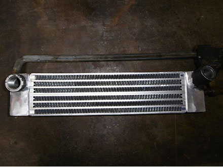 Ölkühlernetz mit Sammelkästen verschweißt