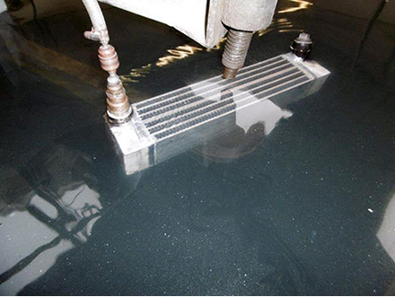 Ölkühlernetz Dichtigkeitsprüfung im Wasserbad